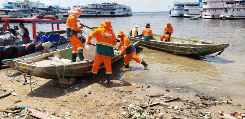 Semulsp Aproveita Vazante Do Rio Negro E Faz Limpeza Na Orla Da Manaus