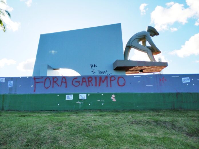 Monumento ao Garimpeiro