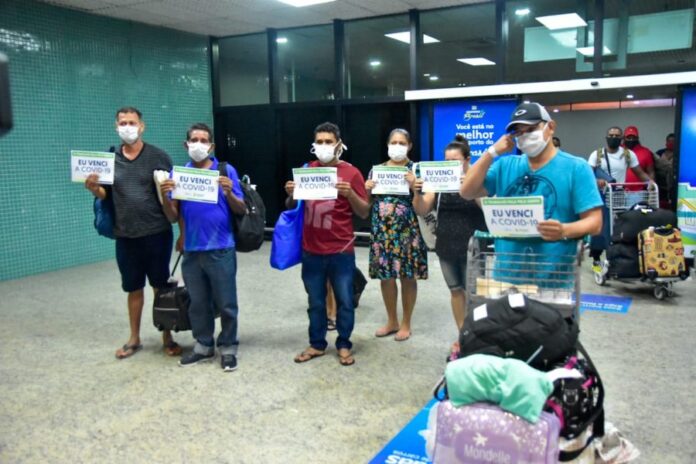 Pacientes recuperados da Covid-19 regressam a Manaus | FOTOS: Mauro Neto