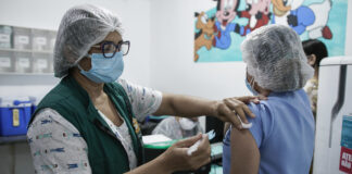 Vacinação Manaus Covid-19 Profissionais de Saúde
