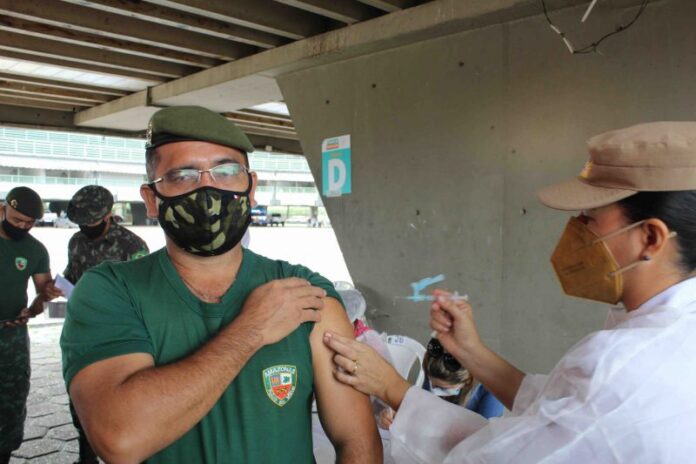 Vacinação Covid-19 Segurança Pública | Foto: Carlos Soares e Pelegrine Neto / SSP-AM