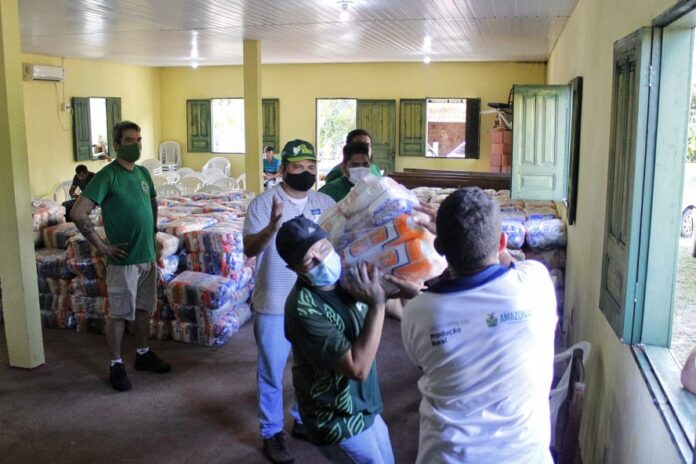 Governo do Amazonas Governo Federal cestas básicas Novo Airão