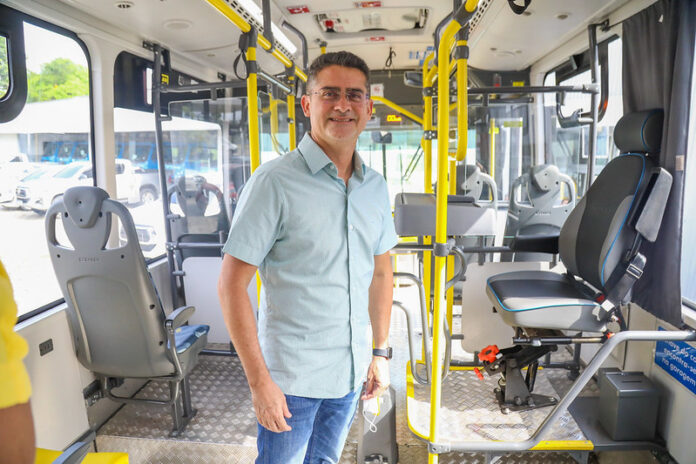 Prefeitura de Manaus David Almeida Novos ônibus Manaus