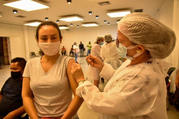 Vacina Amazonas SES-AM Mutirão Vacinação Manaus Covid-19