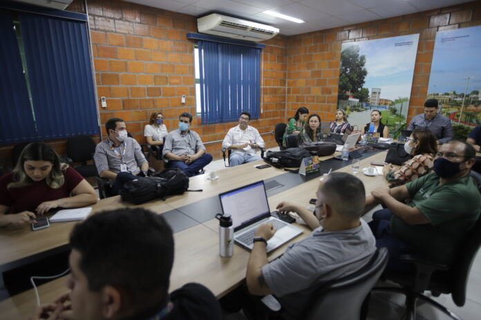 Governo do Amazonas Prefeitura de Manaus ônibus elétrico