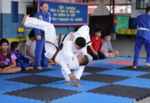 esporte escola “Educar pelo Esporte” crianças lutando judô