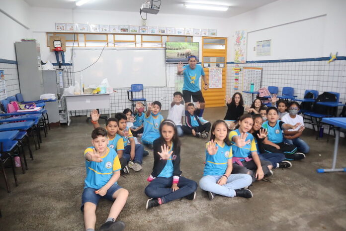 Prefeitura realiza roda de conversa de combate ao bullying em escola  municipal